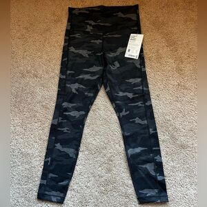 Athleta Ultimate Camo 7/8 Tight
